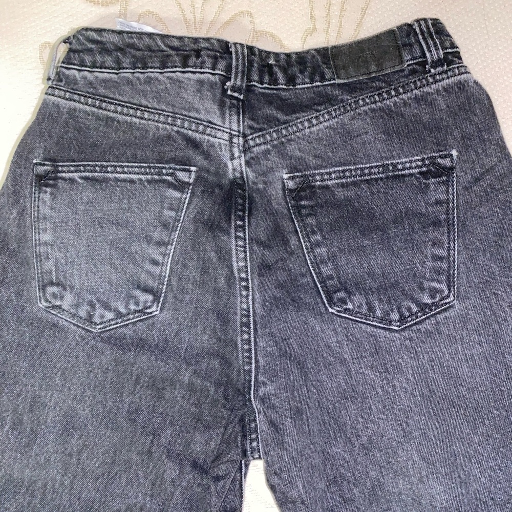 This is grey size 2 straight leg jeans from Zara.